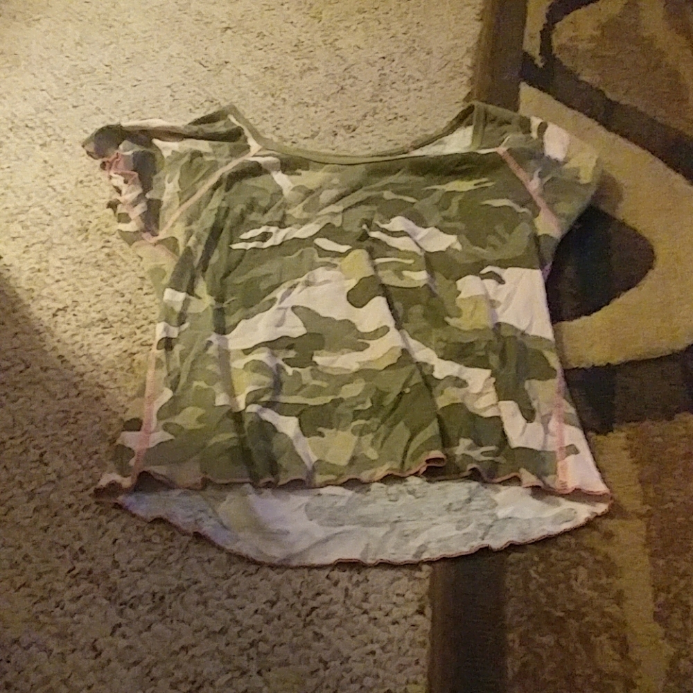 Camo crop top